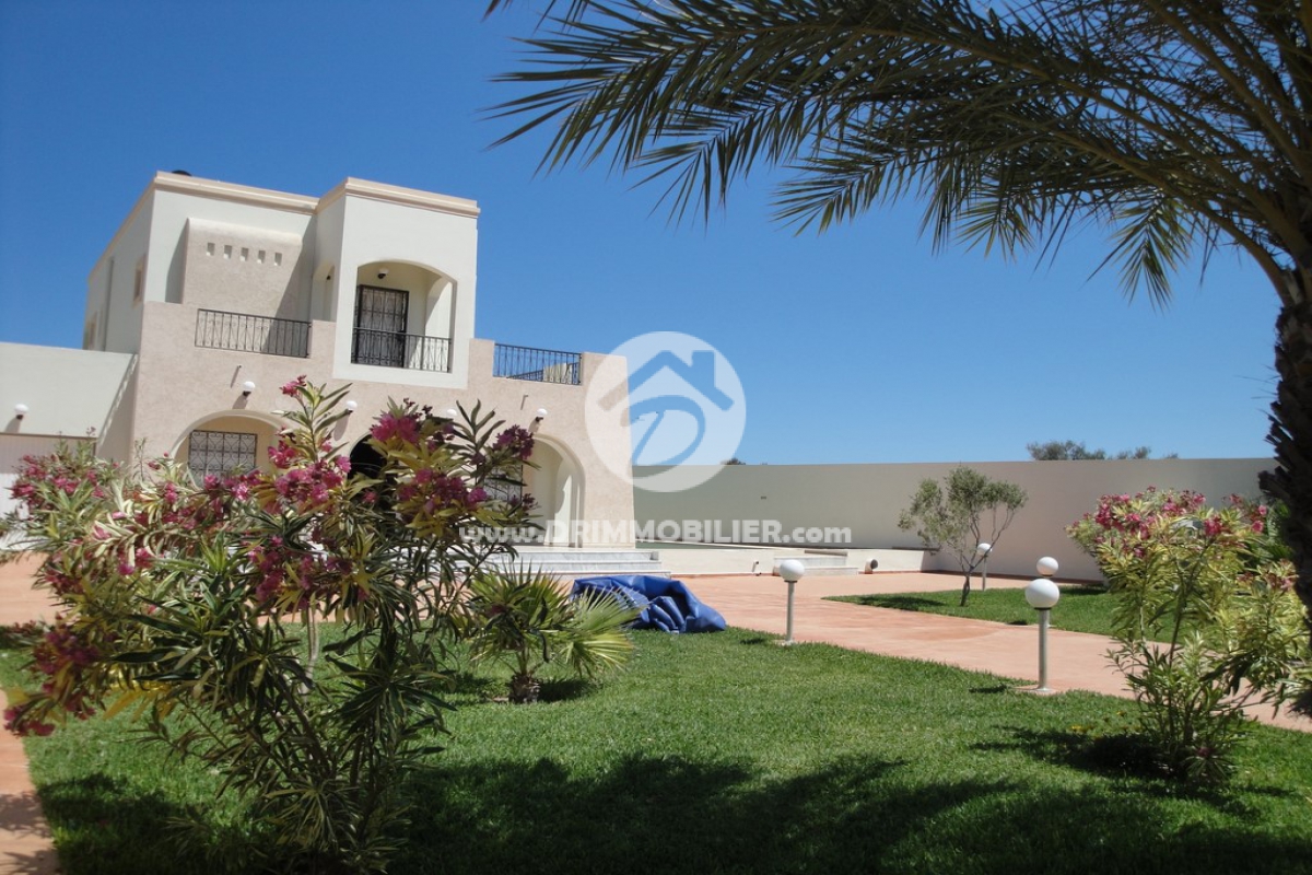 L 95 -                            Sale
                           Villa avec piscine Djerba